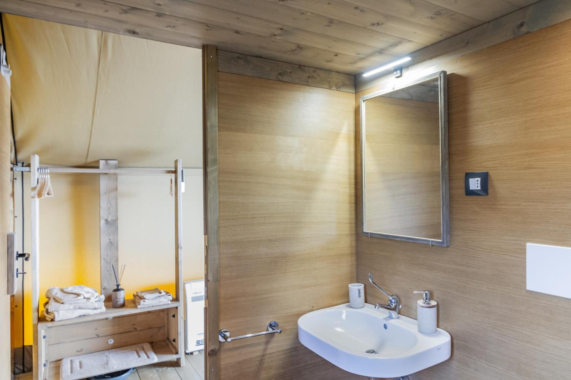 מלון גרוסטו Glamping Grancia מראה חיצוני תמונה