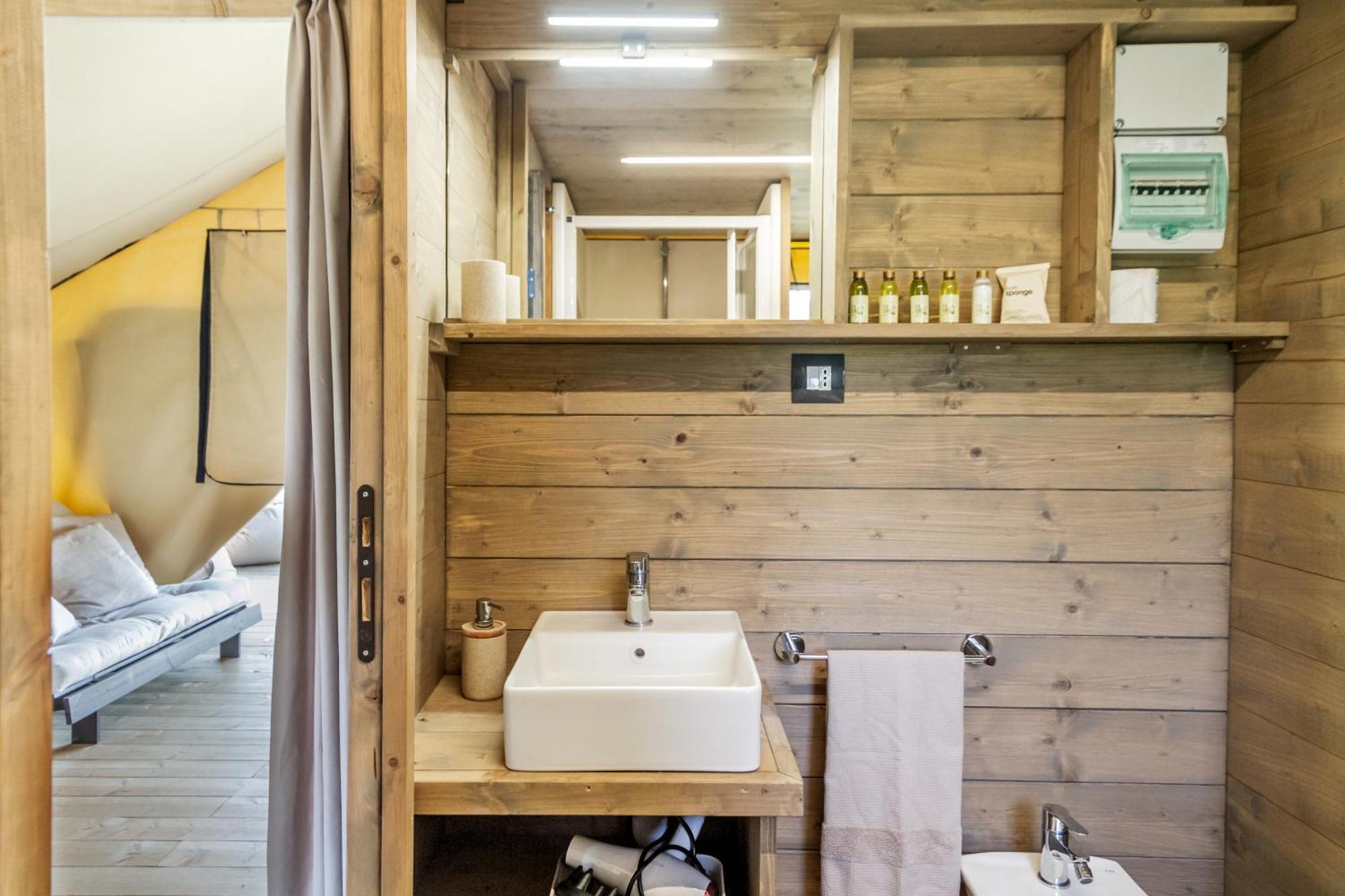 מלון גרוסטו Glamping Grancia מראה חיצוני תמונה